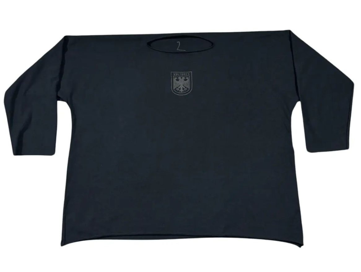 Yeezy Vultures box Long T Black