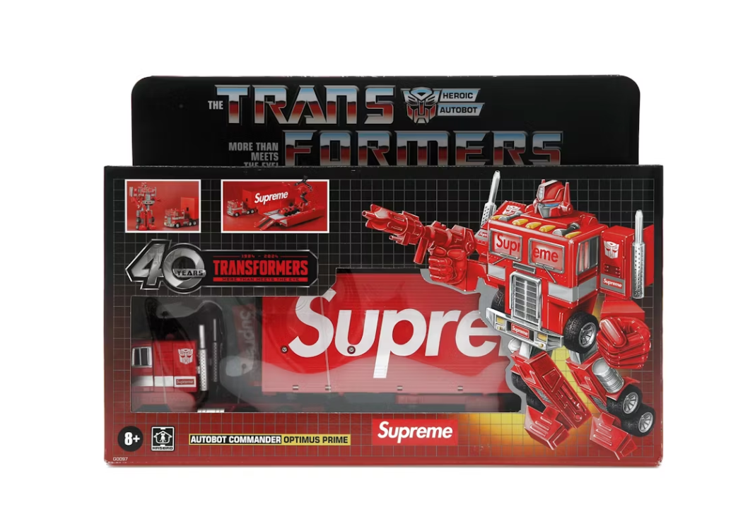 Supreme Transformers G1 Optimus Prime Figure