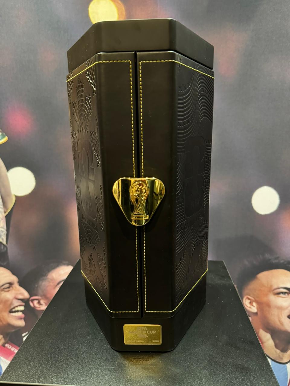 Boleto Sorteo - Replica del Trofeo Oficial de la FIFA 2026